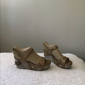 Antelope 995 Sandals Sz 40.